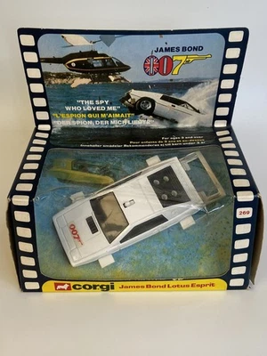 CORGI 269 JAMES BOND 1977 1/36th SCALE LOTUS ESPRIT  W/ 9 Missiles - Image 1 of 4