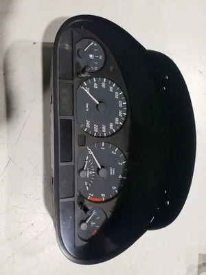 Cuadro de instrumentos velocímetro KPH - BMW 325CI E46 2002 manual - OEM 6911306 Foto 1 de 4