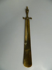 15.25” Knight Shoe Horn - Picture 1 of 6