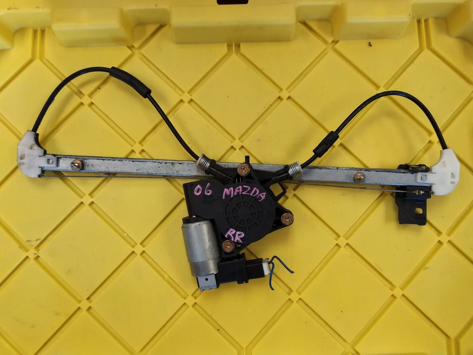 PASSENGER RIGHT REAR WINDOW REGULATOR  2006 MAZDA 3 Foto 1 de 4
