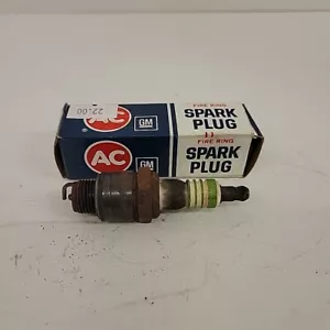 Vintage AC DELCO GM 45S Green, Fire Ring Spark Plugs #22 - Picture 1 of 6