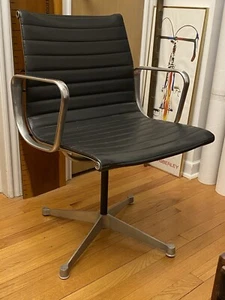 Eames For Herman Miller 1960s 1st Gen. Aluminum Group Ribbed Lounge Chair w/arms - Picture 1 of 15