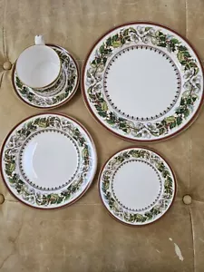 Spode Christmas Rose 5 Pieces New In Box Dinner Salad, Bread Plates, Cup Saucer - Picture 1 of 11