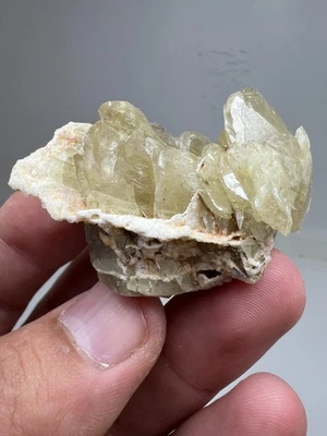 165 Karat exquisite Sphen Kristalle auf Matrix @Skardu Pakistan - Bild 1 von 4