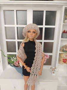 Bufanda y boina de ganchillo para muñecas Barbie y Poppy Parker (muñeca no incluida) - Imagen 1 de 6