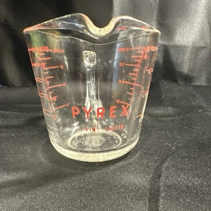 Vintage Pyrex 2 Cup Measuring Pitcher Microwaveable - Picture 1 of 3