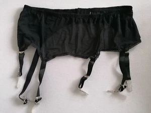 Strumpfhalter mit 6 Strapsen. Farbe: Rot. Größe: 42 - 44 , Marke: Markenlos. - Bild 1 von 5