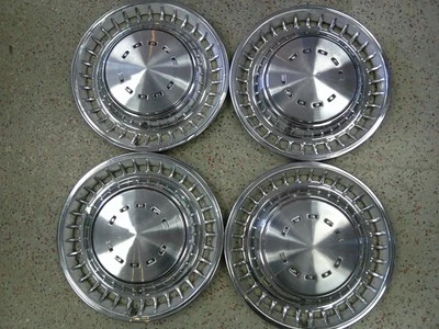 Dodge Challenger Charger Dart Van 1972-1976 14" cubiertas de rueda OEM 370 - Juego/4 Foto 1 de 4