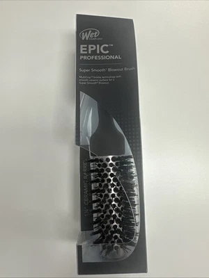 Wet Brush Epic Professional Super Smooth Blowout Brush Medium 1 1/4  Ceramic ￼ - Image 1 of 3