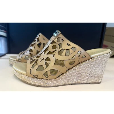 Sandalias de cuña tejidas Brighton DARIA de cuero tostado plateado con dije talla 8M Foto 1 de 4