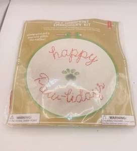 "Happy Paw-lidays" Pet Handprint Embroidery Keepsake Kit Christmas C21 - Picture 1 of 6