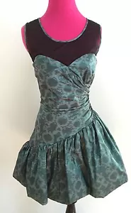 ABITO A BOLLE VINTAGE NUOVO CON ETICHETTE BETSEY JOHNSON GLAMORAMA ILLUSION TAFFETTA - 6 PASSERELLE - Foto 1 di 12