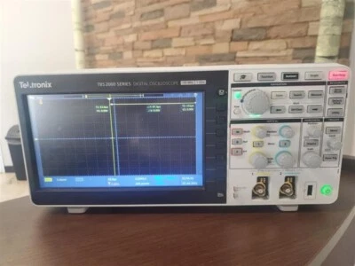 Osciloscopio digital Tektronix serie TBS2000 Foto 1 de 4