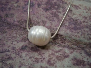925 sterling silver snake chain with floating white freshwater pearl pendant - Picture 1 of 9