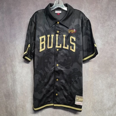 NWOT Mitchell & Ness Chicago Bulls Warm Up Shooting Black Gold Tolie Jacket L - Image 1 of 4