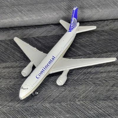 Avión a reacción Mattel/Matchbox Continental Airline Boeing 777-200 2005 metal fundido a presión Foto 1 de 4