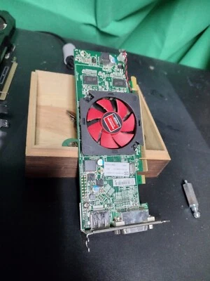 Dell AMD Radeon HD 6450 1GB GDDR3 Video Graphics Card. - Image 1 of 3