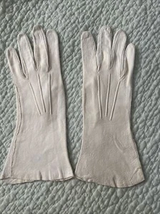 Guanti vintage in pelle bianca di cervo - taglia 7 1/2 made in England - Foto 1 di 3