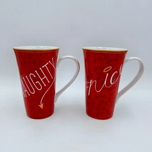 Taza de café con leche alta 222 Fifth Naughty & Nice tazas rojas de Navidad vacaciones S/2 - Imagen 1 de 10