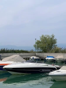 Performance 907 Sportboot - Bild 1 von 5