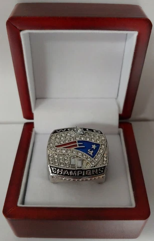 Tom Brady - 2001 New England Patriots Super Bowl Ring With Wooden Display Box Cover