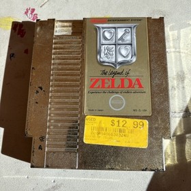 The Legend of Zelda NES - Gold Cartridge - Tested and Working