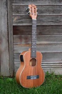 Ukulele SOLID TOP Mahogany Soprano, Concert, Tenor, Baritone (Canadian brand) - Picture 1 of 30