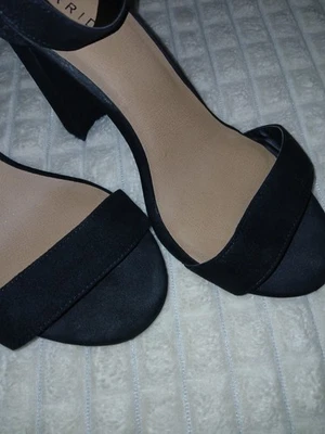 Tacón grueso de gamuza sintética negro tórrido talla 10 WW NUEVO SIN CAJA  Foto 1 de 4