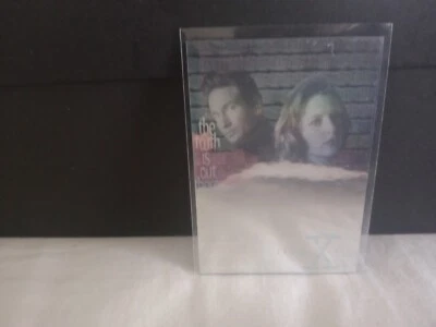 1996 Topps X-Files The Truth is out There Series 3 Hologram 2 #X2 - Image 1 of 2