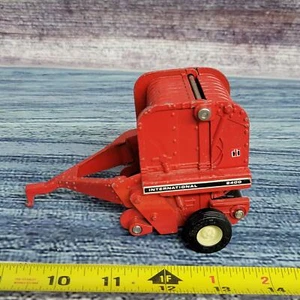 Vtg Ertl 1/32 scale diecast International harvester 2400 round baler no Bale red - Picture 1 of 9