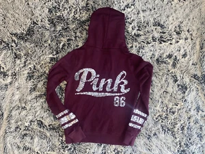 VINTAGE VICTORIAS SECRET LOVE PINK BLING PAILLETTEN LOGO HOODIE GR. XS WEINROT REISSVERSCHLUSS HUND - Bild 1 von 2