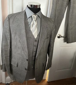 Bill Bass Houndstooth Plaid Grey Men’s 3 Pc Suit - Picture 1 of 21