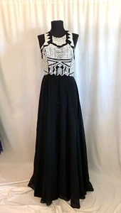 Parker Black White Sequined Beaded Gown - Size 4 Small - Picture 1 of 5