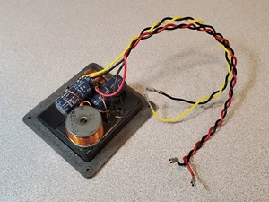 JVC S-E70B 2-Way Speaker System Part: 2-Way Crossover Network - Picture 1 of 3