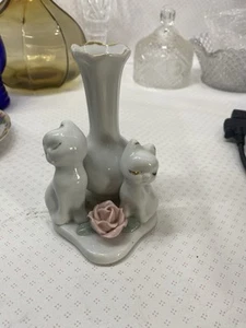 VTG Porcelain Asian Bud Vase with Two Kitties & Pink Rose Gold Accents 4.5" - Picture 1 of 10