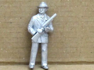 Homme avec fusil supplémentaire (Al Capone ?), figurine étain n°32, non peinte, présage, 1:43