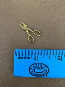 Vintage Scissors Charm  ~ 1”~Intercast Gold Tone ~ 1980s - Picture 1 of 8