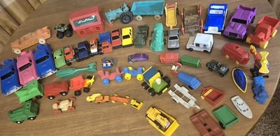 Lote de Coches de Juguete de Colección (50) Tootsietoy Piroplástico, Otra Marca Metal Plástico y Diecast Foto 1 de 4