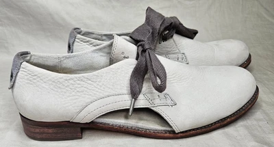 Caterpillar CAT Shoes Womens SZ 10 Gray Leather Bow Tie Cut Out Sides Round Toe - Image 1 of 4
