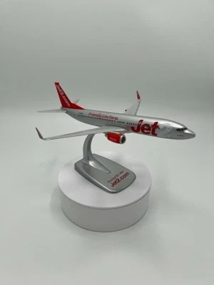 PPC HOLLAND PPC 1/200 JET2.COM B737-800 PLASTIC SNAP-FIT MODEL