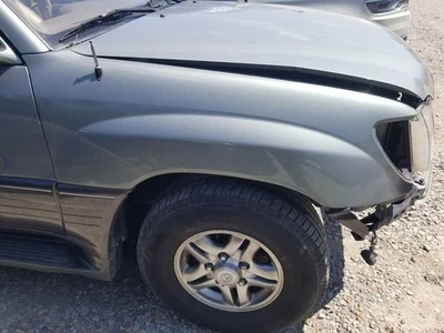 01 2001 LEXUS LX470 FENDER RIGHT PASSENGER SILVER - Image 1 of 4