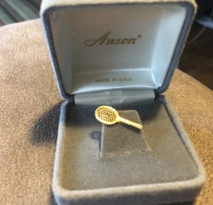 Vintage Anson Gold Tone Tennis Racket Tie Tack Pin 3/4” Length C27 - Picture 1 of 3