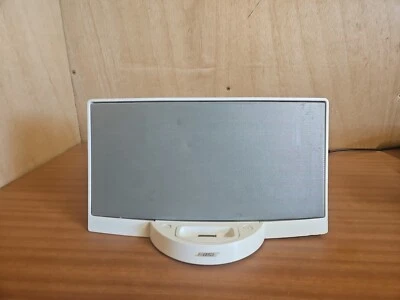 BOSE SOUNDDOCK DIGITAL MUSIC SYSTEM, DOCK ONLY, SPARES OR REPAIR  - Image 1 of 4