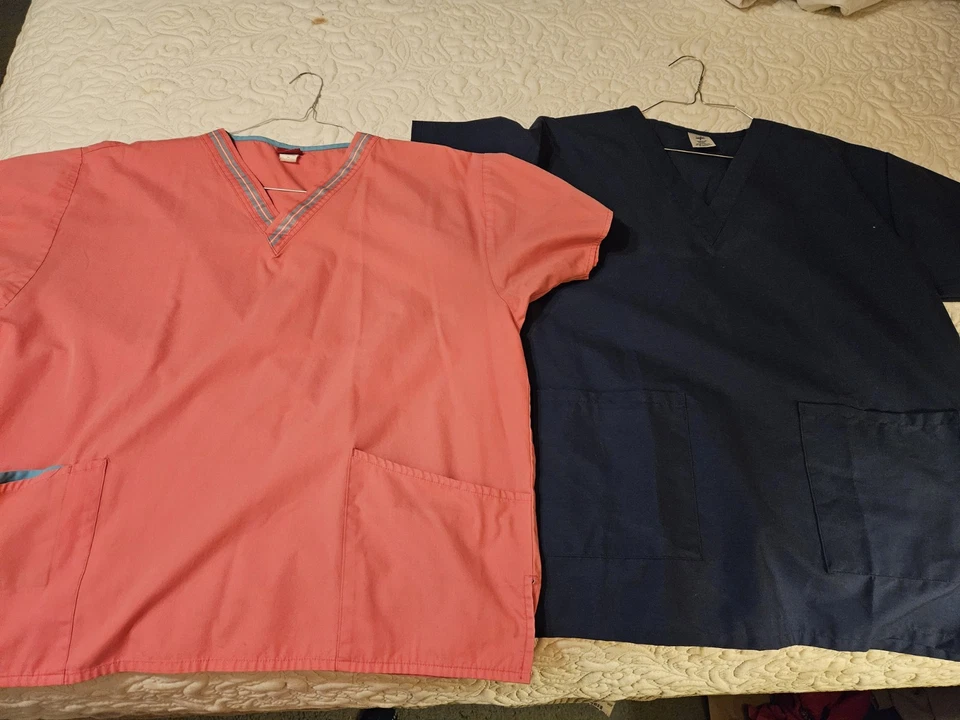 Lote De 2 Exfoliantes Talla LG V Cuello Corto Slv Rosa Azul Bolsillos Médicos Vetenarios 1668 Foto 1 de 4