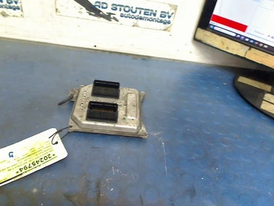 ECU controllore Opel Astra H GTC (L08) 2008 55567114 - Immagine 1 di 4