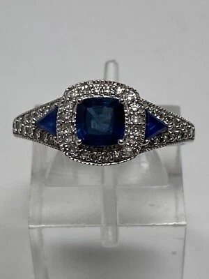 Anillo Cojín Oro Blanco 14K y Trillón de Zafiros y Halo de Diamantes Talla 7.5 Nuevo Foto 1 de 4