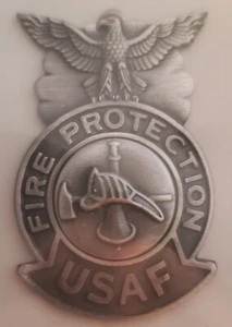 USAF Fire Protection Metal Badge New Unused In Original Box 1984 Air Force mini - Picture 1 of 6