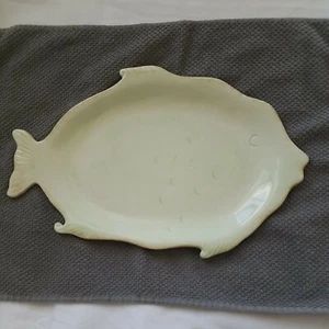 By The Sea Ambiance Pottery Fish Shaped Serving Platter Glazed Hand Painted Mint - Picture 1 of 8