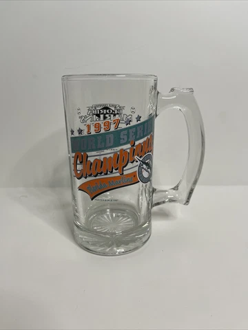 1997 World Series Champion Florida Marlins With Season Record Stats 12 oz Cover