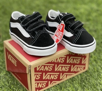 Zapatos Old Skool V Low Top negros blancos para bebé niño pequeño Foto 1 de 2